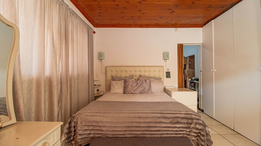 4 Bedroom Property for Sale in Wynberg Western Cape